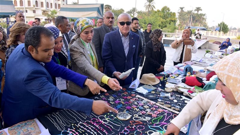 أثناء الافتتاح 