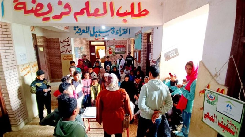  قافلة طبية بقرية