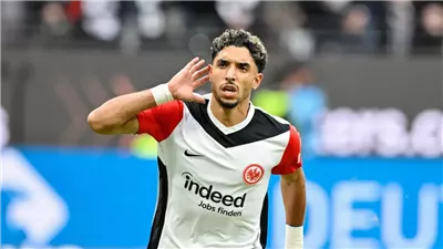 موقف ليفربول من التعاقد مع عمر مرموش في انتقالات يناير