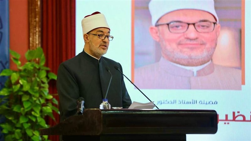 الدكتور نظير عياد
