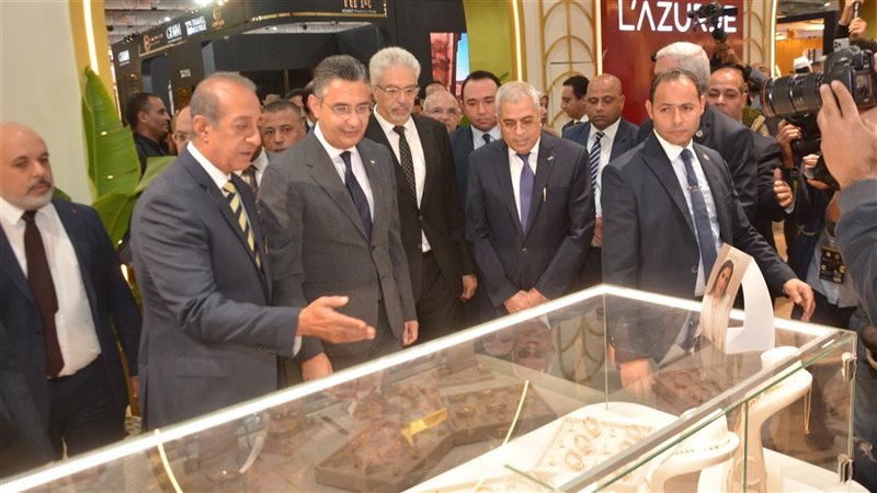 وزير التموين خلال