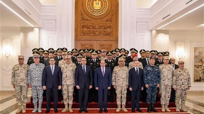مصر قوية بوحدة شعبها وإنجازاتها.. رسائل حاسمة من السيسي لطمأنة المصريين (إنفوجراف)