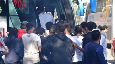 تحرك حافلات جماهير الزمالك لحضور مباراة المصري بالإسكندرية (صور)