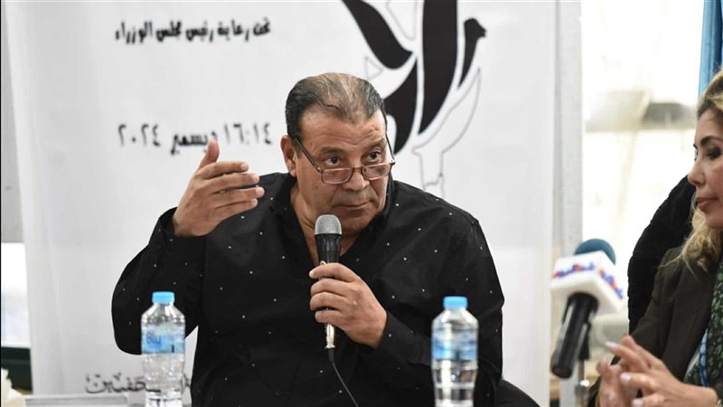 الكاتب الصحفي عصام