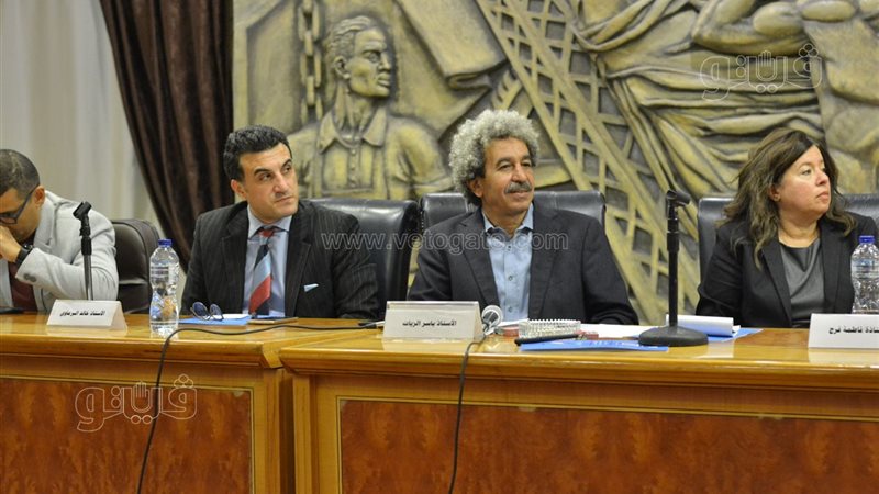 الكاتب الصحفي خالد
