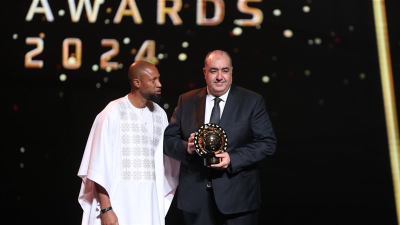 الأهلي يحصد جائزة