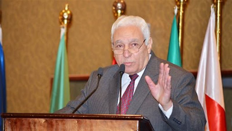 الدكتور أسامة العبد