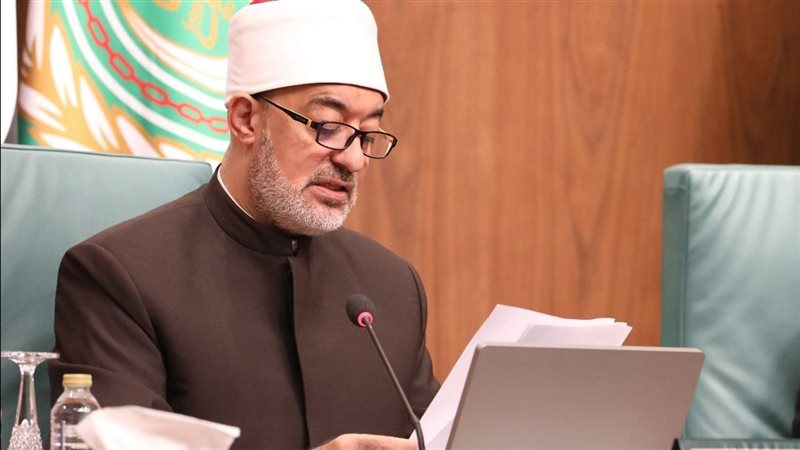 الدكتور نظير عياد،