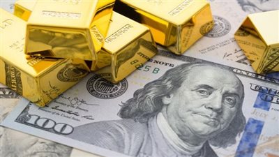 أخبار الاقتصاد اليوم: الدولار يتراجع بعد بيانات التضخم وإعلان الاتفاق مع الصين.. وهذه آخر تطورات أسعار الذهب.. وتحذيرات من تدهور الاقتصاد الأمريكي قريبا