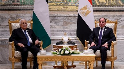  السيسي وأبو مازن يرفضان الاعتداءات الإيرانية على الدول العربية