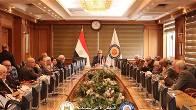 أمين الأعلى للجامعات يرأس اجتماع لجنة المعادلات 