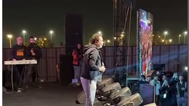 حكيم، فيتو 