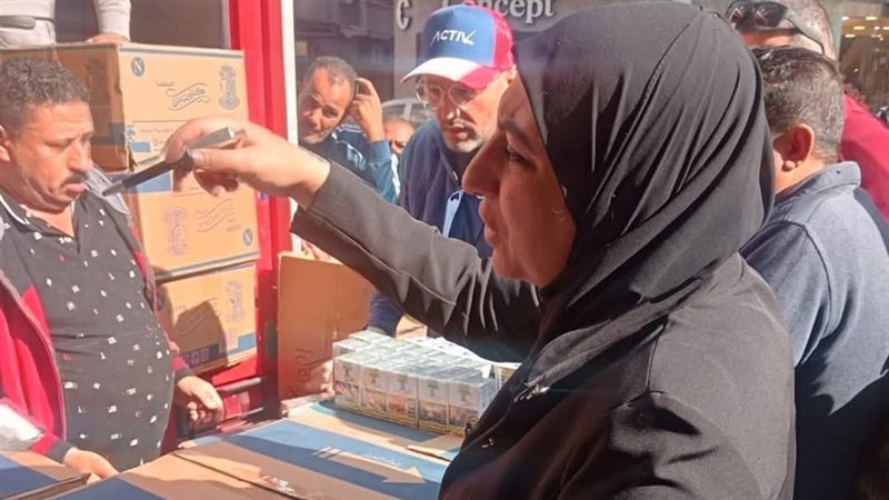 حملات مكثفة علي الأسواق