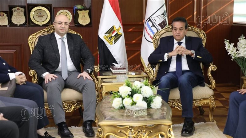 محافظ بني سويف يستقبل