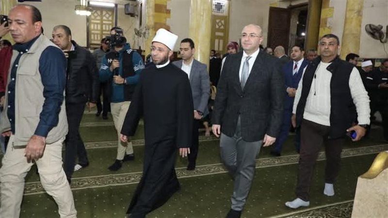 محافظ بني سويف ووزير
