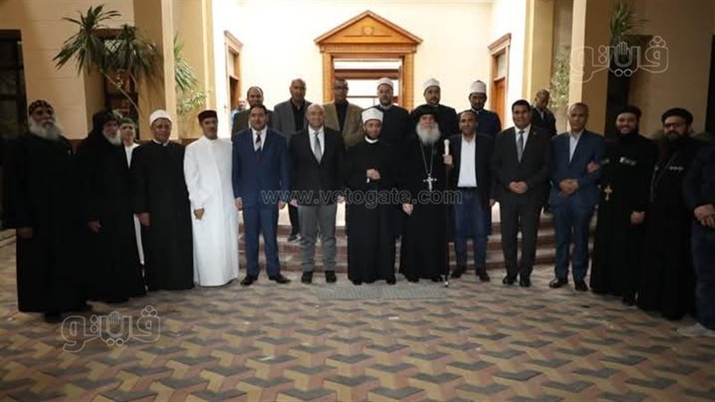 محافظ بني سويف يصطحب