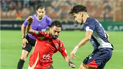 بأمر محمد رمضان، لاعبو الأهلي يغادرون أرض الملعب دون تحية الجماهير(فيديو)