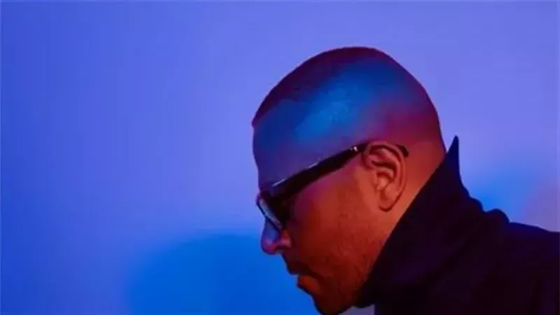 تامر عاشور 