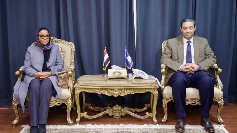 محافظ دمياط يستقبل