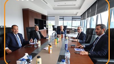 ملفات على طاولة هاني أبو ريدة في اجتماع اليوم 