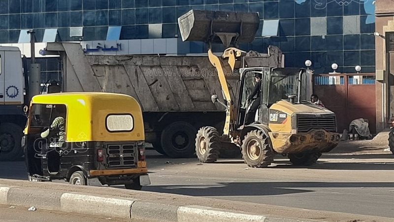 رفع 100 طن من المخلفات