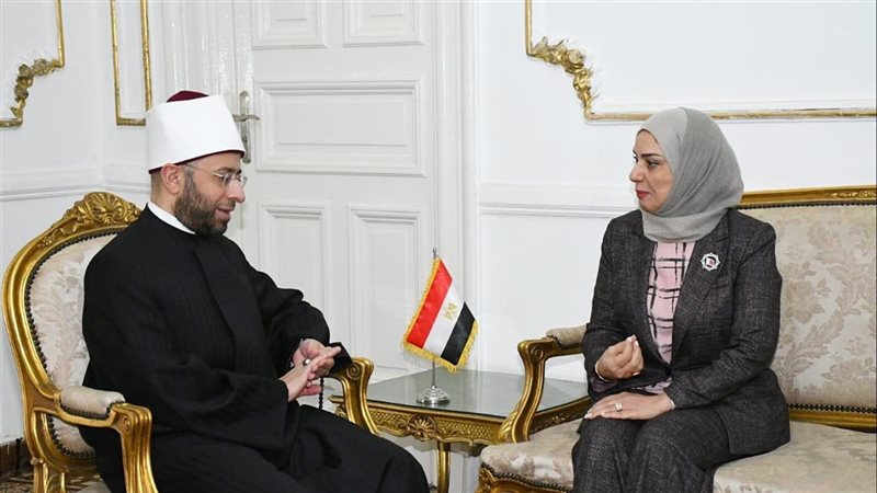 وزير الأوقاف يستقبل