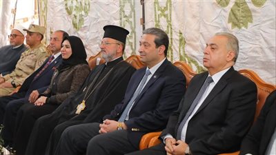 محافظ دمياط يزور كنيسة الروم الأرثوذكس لتقديم التهنئة بعيد الميلاد 