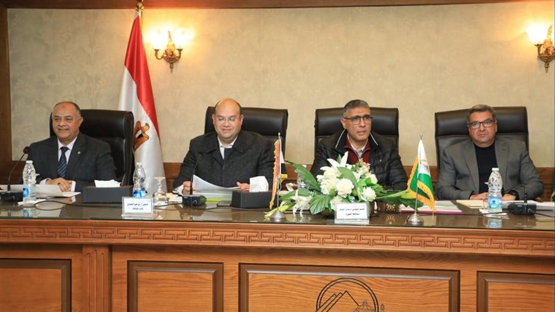 اجتماع محافظ الجيزة