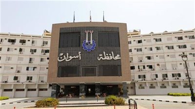 محافظ أسوان يحيل مدير قطاع المياه للتحقيق 