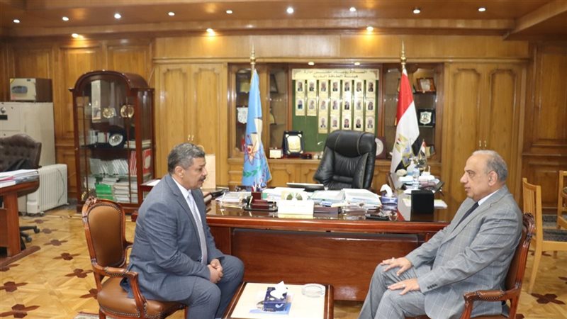 وزير الكهرباء والدكتور