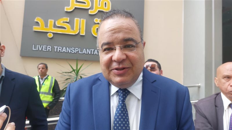 الدكتور حلمي عزت
