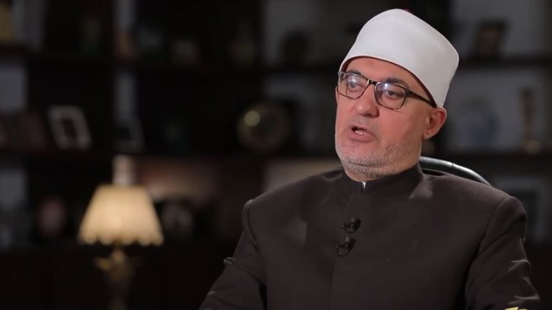  الدكتور نظر عياد،