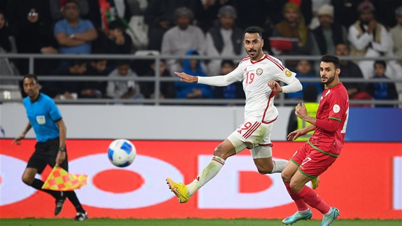 الإمارات وعمان ،