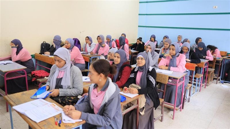 طلاب الشهادة الإعدادية،