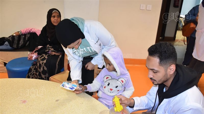 طلاب طب الأقصر يدعمون