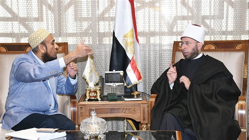وزير الأوقاف يستقبل