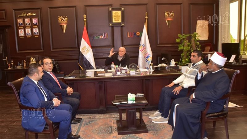 محافظ الأقصر يستقبل