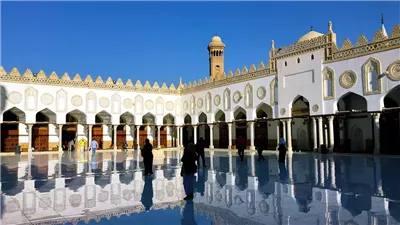 7 رمضان 361 من الهجرة، افتتاح الجامع الأزهر للعبادة والعلم والصلاة لأول مرة