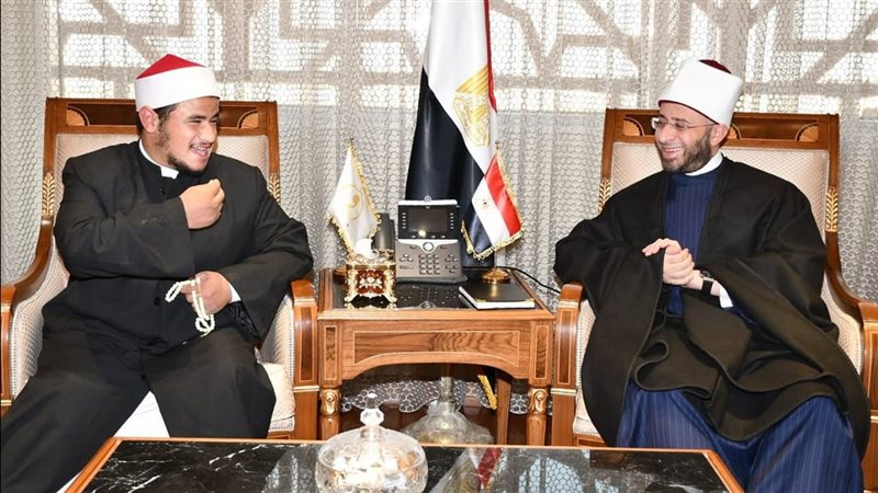 وزير الأوقاف يستقبل