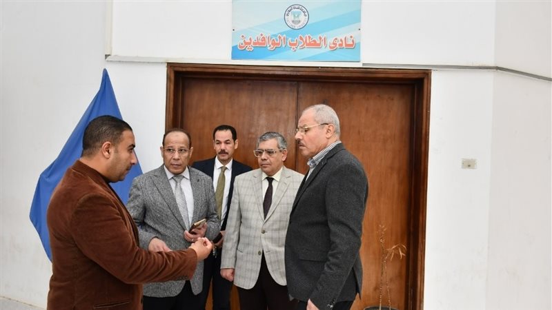الدكتور ناصر مندور