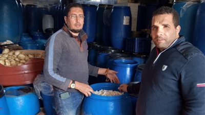 ضبط 22 طن أسمدة مجهولة المصدر و1000 لتر سولار في السوق السوداء بالبحيرة