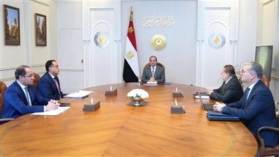  تكليفات رئاسية جديدة للحكومة.. السيسي يوجه بضرورة انتظام سداد المستحقات المالية للشركات المتعاقدة مع الدولة في قطاع البترول والغاز.. وتكثيف الجهود لتلبية احتياجات المواطنين في مختلف القطاعات