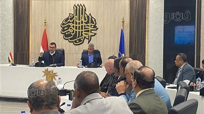 وزير الإسكان يعتذر لأهل أسوان عن انقطاع المياه ويكشف السبب