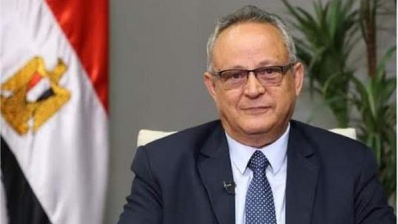  الدكتور أحمد زايد