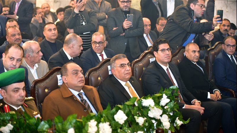محافظ الدقهلية ومدير