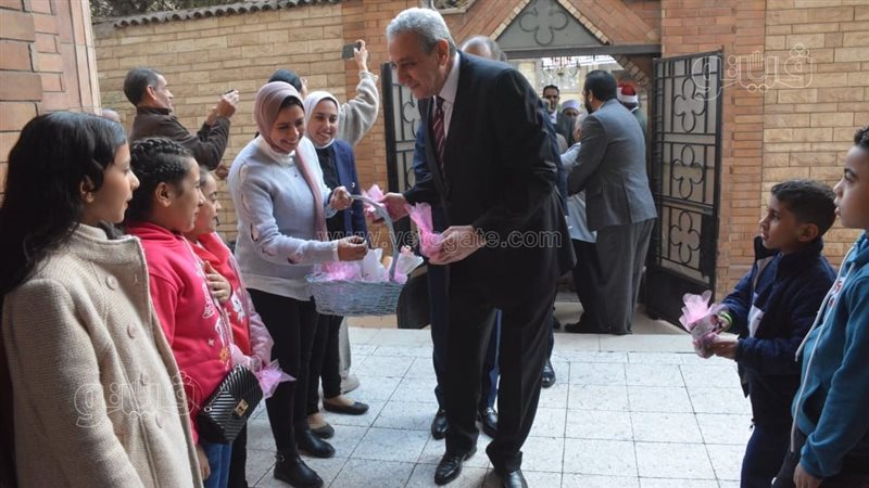 محافظ الغربية يزور