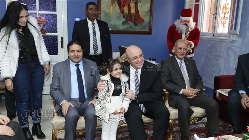 محافظ بني سويف يهنئ