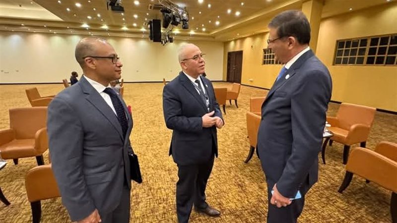 وزير الزراعة يبحث