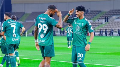 رياض محرز يقود أهلي جدة أمام الرياض في الدوري السعودي 