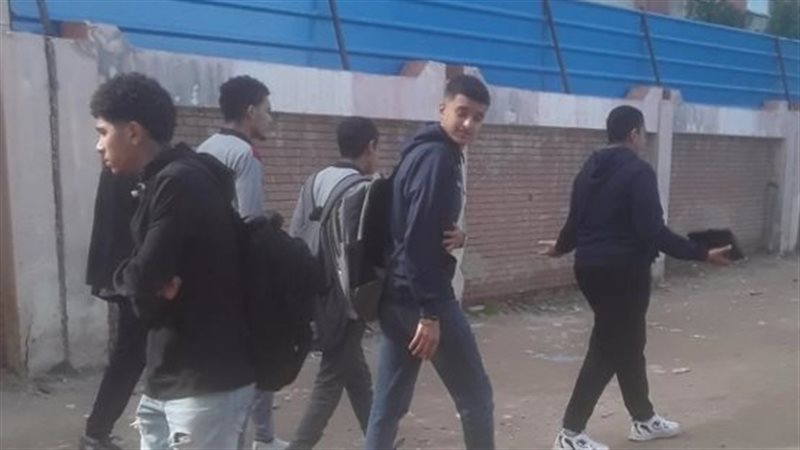 توافد طلاب أولى ثانوي